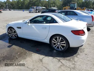 2017 Mercedes-Benz SLC 300 z VIN WDDPK3JA4HF128306, wystawiony jako Copart lot #70157833 z przebiegiem 126 921 mil mil oraz . Historia ofert i sprzedaży dostępna na DreamBid. Obrazek 2.