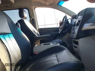 2014 Chrysler Town & Country Touring with VIN 2C4RC1BGXER270140, listed as a IAAI auction lot 41068771 with 144,820 mi miles. Bid and sale history available at carsss.com. Image 5.