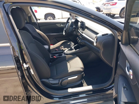 2021 Kia Forte LXS с VIN 3KPF24ADXME342033, выставлен на аукционе IAAI как лот 42666881 с пробегом 68 910 миль миль и . История ставок и продаж доступна на DreamBid. Изображение 5.