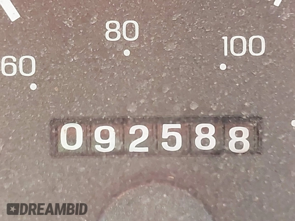 2000 Ford F-250 XL with VIN 1FTNX21F4YED24924, listed as a IAAI auction lot 41755231 with 92,588 mi miles and . Bid and sale history available at DreamBid. Image 15.