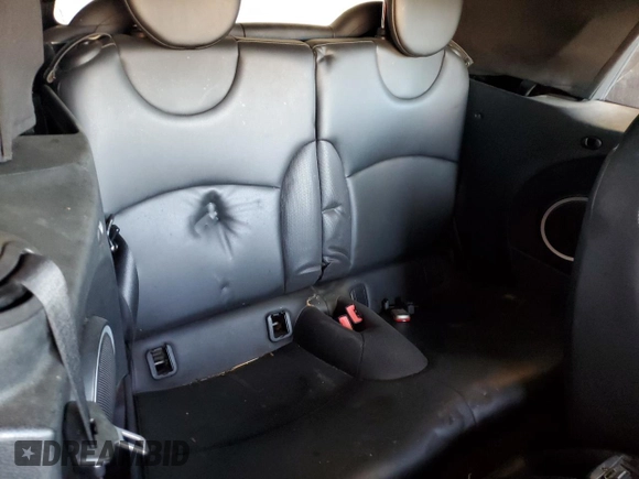 2012 MINI Convertible z VIN WMWZN3C55CT134262, wystawiony jako Copart lot #38224724 z przebiegiem 58 082 mil mil oraz Nie do naprawy • Non repairable. Historia ofert i sprzedaży dostępna na DreamBid. Obrazek 10.