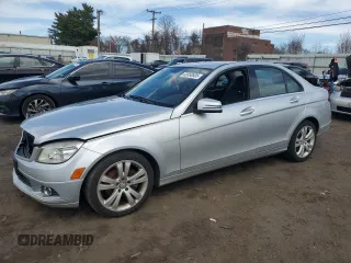 2011 Mercedes-Benz C 300 Sport z VIN WDDGF8BB3BR164499, wystawiony jako Copart lot #53050605 z przebiegiem 180 442 mil mil oraz Szkody całkowita. Historia ofert i sprzedaży dostępna na DreamBid. Obrazek 1.