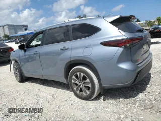 2024 Toyota Highlander LE z VIN 5TDKDRAHXRS529455, wystawiony jako Copart lot #54814165 z przebiegiem 15 653 mil mil oraz Szkoda całkowita • Salvage title. Historia ofert i sprzedaży dostępna na DreamBid. Obrazek 2.
