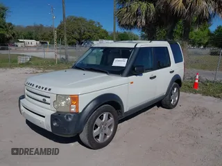 2008 Land Rover LR3 HSE with VIN SALAG25488A457855, listed as a IAAI auction lot 41804106 with 235,664 mi miles. Bid and sale history available at carsss.com. Image 2.