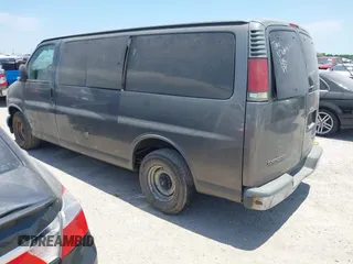 2000 Chevrolet City Express Cargo z VIN 1GNFG15R2Y1107664, wystawiony jako IAAI lot #42294843 z przebiegiem 110 426 mil mil oraz . Historia ofert i sprzedaży dostępna na DreamBid. Obrazek 3.
