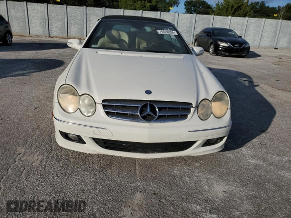 2008 Mercedes-Benz CLK 350 with VIN WDBTK56F28F240335, listed as a Copart auction lot 76526334 with 124,303 mi miles and Salvage Title. Bid and sale history available at DreamBid. Image 5.
