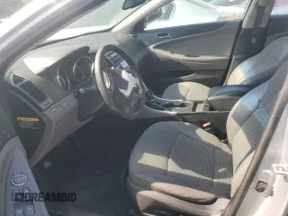 2012 Hyundai Sonata SE z VIN 5NPEC4AC0CH369641, wystawiony jako Copart lot #55160595 z przebiegiem Nie podano mil oraz Szkoda całkowita • Salvage title. Historia ofert i sprzedaży dostępna na DreamBid. Obrazek 7.