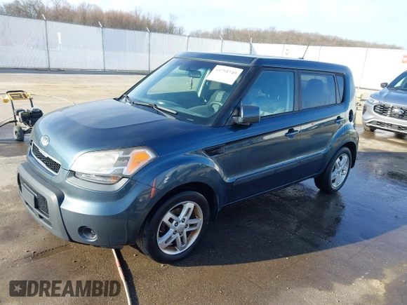 2011 Kia Soul + with VIN KNDJT2A2XB7248743, listed as a IAAI auction lot 41791749 with 242,408 mi miles. Bid and sale history available at carsss.com. Image 20.