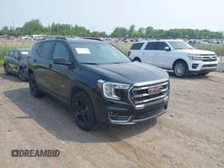 2023 GMC Terrain AT4 z VIN 3GKALYEG6PL257570, wystawiony jako IAAI lot #42421280 z przebiegiem 27 724 mil mil oraz . Historia ofert i sprzedaży dostępna na DreamBid. Obrazek 1.