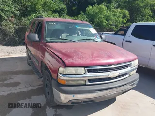 2005 Chevrolet Tahoe LT z VIN 1GNEC13TX5J210767, wystawiony jako IAAI lot #42520436 z przebiegiem 520 784 mil mil oraz . Historia ofert i sprzedaży dostępna na DreamBid. Obrazek 1.