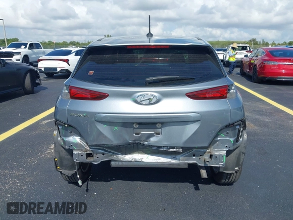 2021 Hyundai Kona SE z VIN KM8K12AA8MU665778, wystawiony jako IAAI lot #42364155 z przebiegiem 63 713 mil mil oraz . Historia ofert i sprzedaży dostępna na DreamBid. Obrazek 17.