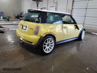 2004 MINI Cooper Hardtop S with VIN WMWRE33474TD85294, listed as a Copart auction lot 44317695 with 115,021 mi miles and Salvage Title. Bid and sale history available at carsss.com. Image 3.
