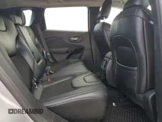 2019 Jeep Cherokee Latitude Plus z VIN 1C4PJMLX0KD432398, wystawiony jako Copart lot #56153735 z przebiegiem Nie podano mil oraz Szkoda całkowita • Salvage title. Historia ofert i sprzedaży dostępna na DreamBid. Obrazek 11.