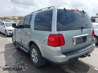 2005 Lincoln Navigator Luxury with VIN 5LMFU27505LJ13960, listed as a IAAI auction lot 41893770 with 1 mi miles. Bid and sale history available at carsss.com. Image 3.