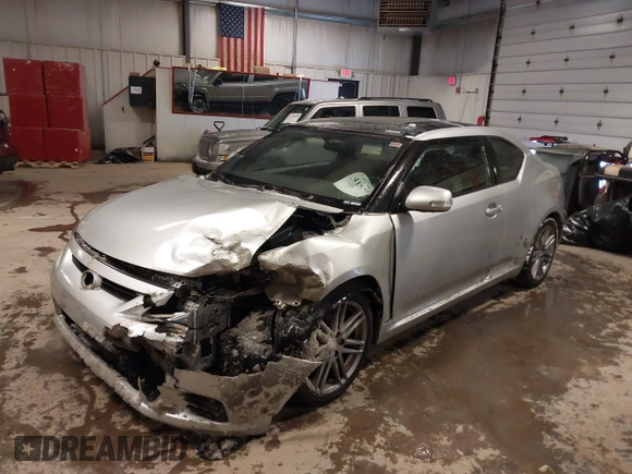 2011 Scion tC z VIN JTKJF5C76B3006789, wystawiony jako IAAI lot #41571706 z przebiegiem 92 169 mil mil oraz . Historia ofert i sprzedaży dostępna na DreamBid. Obrazek 17.