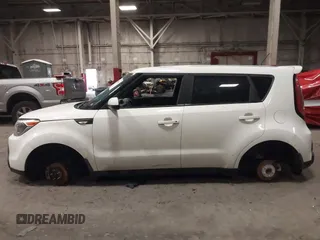 2014 Kia Soul with VIN KNDJN2A24E7089670, listed as a IAAI auction lot 38680967 with 63,504 mi miles. Bid and sale history available at carsss.com. Image 13.