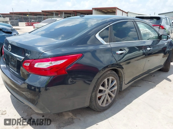 2017 Nissan Altima SV z VIN 1N4AL3AP1HC115487, wystawiony jako IAAI lot #42437418 z przebiegiem 114 278 mil mil oraz . Historia ofert i sprzedaży dostępna na DreamBid. Obrazek 4.