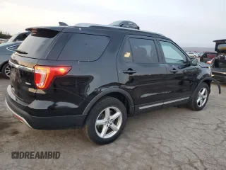 2017 Ford Explorer XLT z VIN 1FM5K8DH2HGA48337, wystawiony jako Copart lot #48698305 z przebiegiem 130 341 mil mil oraz Szkoda całkowita • Salvage title. Historia ofert i sprzedaży dostępna na DreamBid. Obrazek 3.