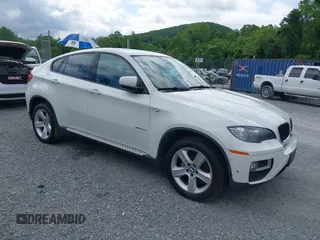 2013 BMW X6 xDrive35i z VIN 5UXFG2C59DL788319, wystawiony jako IAAI lot #42522879 z przebiegiem 158 589 mil mil oraz . Historia ofert i sprzedaży dostępna na DreamBid. Obrazek 1.
