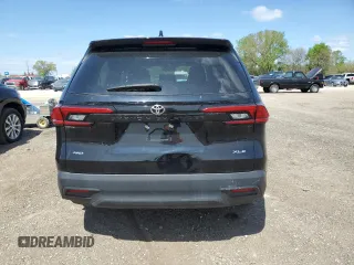 2024 Toyota Highlander XLE z VIN 5TDAAAB56RS005584, wystawiony jako Copart lot #55266455 z przebiegiem 3 809 mil mil oraz Czysty tytuł • Clean title. Historia ofert i sprzedaży dostępna na DreamBid. Obrazek 6.