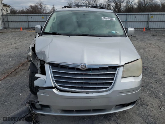 2010 Chrysler Town & Country Touring Plus with VIN 2A4RR8D19AR320868, listed as a Copart auction lot 50519985 with 220,844 mi miles and Salvage Title. Bid and sale history available at carsss.com. Image 5.