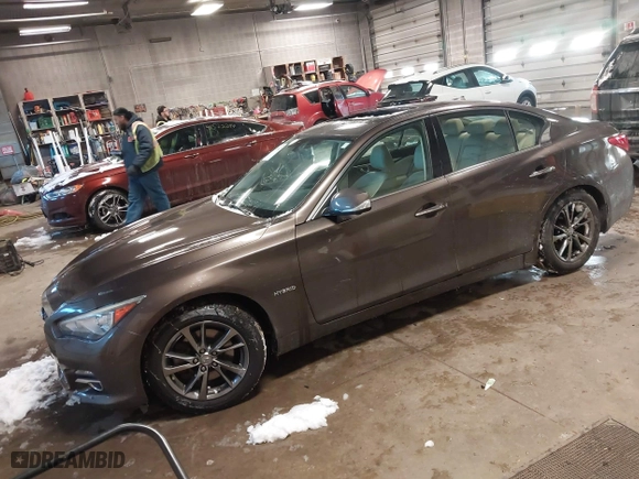 2014 Infiniti Q50 Hybrid Premium with VIN JN1AV7AR3EM702182, listed as a IAAI auction lot 41577667 with 61,599 mi miles. Bid and sale history available at carsss.com. Image 17.