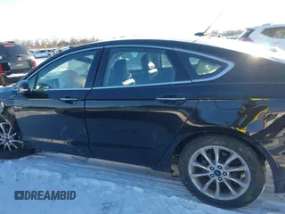 2017 Ford Fusion SE с VIN 3FA6P0HD7HR365399, выставлен на аукционе IAAI как лот 41319317 с пробегом Не указан миль и . История ставок и продаж доступна на DreamBid. Изображение 13.