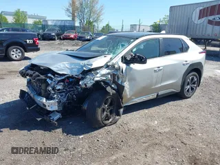 2024 Toyota bZ4X XLE z VIN JTMABACA3RA087070, wystawiony jako IAAI lot #42135035 z przebiegiem 17 498 mil mil oraz . Historia ofert i sprzedaży dostępna na DreamBid. Obrazek 17.
