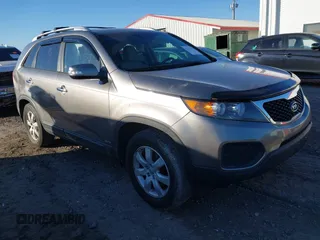 2012 Kia Sorento LX with VIN 5XYKTDA23CG297268, listed as a IAAI auction lot 41427273 with 195,578 mi miles. Bid and sale history available at carsss.com. Image 1.