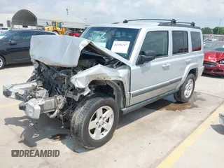 2008 Jeep Commander Sport z VIN 1J8HH48K88C101685, wystawiony jako IAAI lot #42156247 z przebiegiem 119 393 mil mil oraz . Historia ofert i sprzedaży dostępna na DreamBid. Obrazek 18.