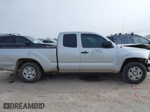 2010 Toyota Tacoma z VIN 5TETX4CN7AZ711543, wystawiony jako IAAI lot #41364581 z przebiegiem 242 820 mil mil oraz . Historia ofert i sprzedaży dostępna na DreamBid. Obrazek 14.