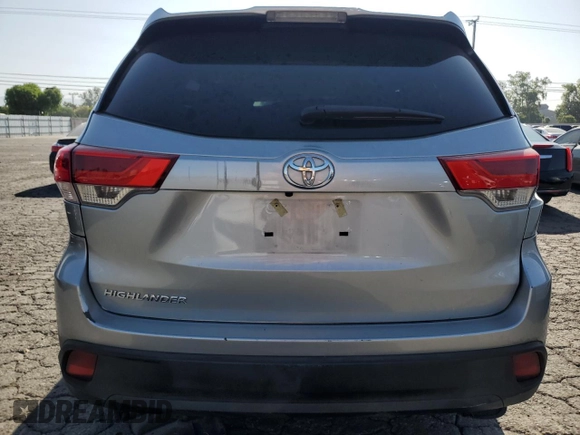 2019 Toyota Highlander LE with VIN 5TDZZRFH6KS350151, listed as a Copart auction lot 60683445 with 57,853 mi miles and Salvage title. Bid and sale history available at DreamBid. Image 6.