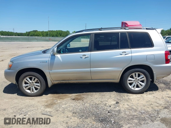 2006 Toyota Highlander Hybrid with VIN JTEDW21A060015086, listed as a IAAI auction lot 42138780 with 228,472 mi miles. Bid and sale history available at carsss.com. Image 16.