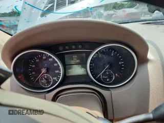 2010 Mercedes-Benz M 350 z VIN 4JGBB2FB5AA622687, wystawiony jako Copart lot #59539225 z przebiegiem 159 340 mil mil oraz Czysty tytuł • Clean title. Historia ofert i sprzedaży dostępna na DreamBid. Obrazek 9.