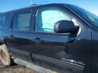 2013 GMC Yukon XL SLT with VIN 1GKS2KE71DR348271, listed as a IAAI auction lot 41388489 with 261,334 mi miles. Bid and sale history available at carsss.com. Image 13.