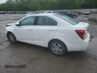 2014 Chevrolet Sonic LT z VIN 1G1JC5SH7E4160011, wystawiony jako Copart lot #57532945 z przebiegiem 136 185 mil mil oraz Szkoda całkowita • Salvage title. Historia ofert i sprzedaży dostępna na DreamBid. Obrazek 2.