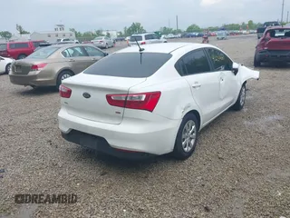 2017 Kia Rio LX z VIN KNADM4A35H6117584, wystawiony jako IAAI lot #42244051 z przebiegiem 123 378 mil mil oraz . Historia ofert i sprzedaży dostępna na DreamBid. Obrazek 4.