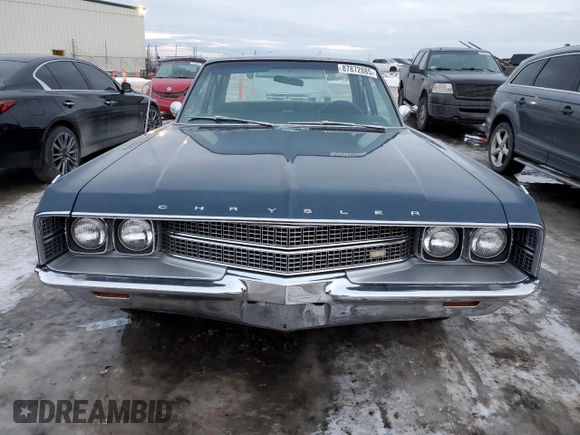 1968 Chrysler New Yorker z VIN CH41K8C119279, wystawiony jako Copart lot #87872885 z przebiegiem 52 901 mil mil oraz Tytuł czysty. Historia ofert i sprzedaży dostępna na DreamBid. Obrazek 5.