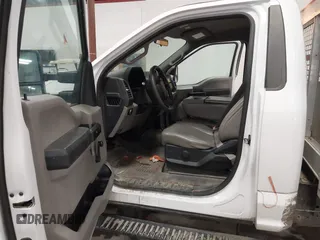 2018 Ford F-250 XL z VIN 1FDBF2A66JEC27005, wystawiony jako IAAI lot #41746952 z przebiegiem 66 769 mil mil oraz . Historia ofert i sprzedaży dostępna na DreamBid. Obrazek 5.