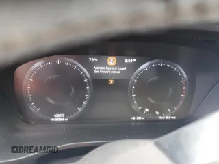2020 Volvo XC40 R-Design with VIN YV4162UM4L2337658, listed as a Copart auction lot 61304505 with 105,673 mi miles and Salvage title. Bid and sale history available at DreamBid. Image 9.