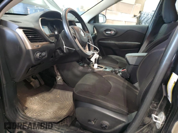 2017 Jeep Cherokee Latitude with VIN 1C4PJMCS4HW531565, listed as a Copart auction lot 52367645 with 40,781 mi miles and Salvage Title. Bid and sale history available at DreamBid. Image 7.