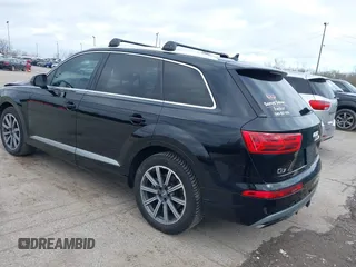2017 Audi Q7 Premium Plus with VIN WA1LAAF7XHD008027, listed as a IAAI auction lot 41930270 with 128,713 mi miles. Bid and sale history available at carsss.com. Image 3.