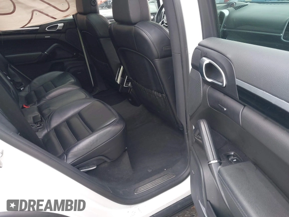 2017 Porsche Cayenne with VIN WP1AA2A23HKA89803, listed as a IAAI auction lot 41939952 with 79,239 mi miles. Bid and sale history available at carsss.com. Image 8.