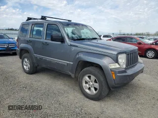 2012 Jeep Liberty Sport Latitude z VIN 1C4PJMAKXCW161928, wystawiony jako Copart lot #49835595 z przebiegiem 149 056 mil mil oraz Czysty tytuł • Clean title. Historia ofert i sprzedaży dostępna na DreamBid. Obrazek 4.
