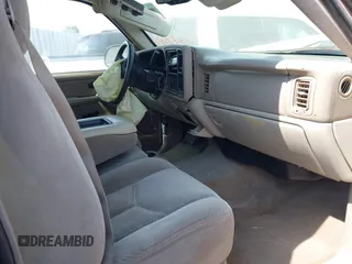 2004 Chevrolet Suburban LT with VIN 3GNEC16T54G282083, listed as a IAAI auction lot 40193048 with Not provided miles and . Bid and sale history available at DreamBid. Image 5.