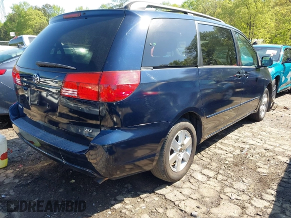 2004 Toyota Sienna XLE with VIN 5TDZA22C24S126161, listed as a IAAI auction lot 41986548 with 244,490 mi miles. Bid and sale history available at carsss.com. Image 4.