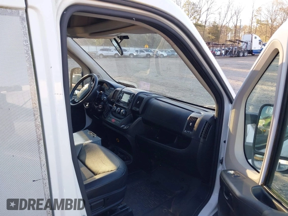 2014 Ram ProMaster Cargo z VIN 3C6TRVAG9EE102642, wystawiony jako IAAI lot #41852746 z przebiegiem 190 275 mil mil oraz . Historia ofert i sprzedaży dostępna na DreamBid. Obrazek 5.