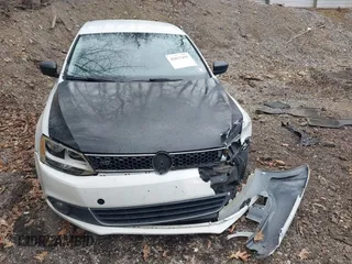 2015 Volkswagen Jetta SE с VIN 3VWD17AJ8FM335279, выставлен на аукционе IAAI как лот 42037495 с пробегом 106 893 миль миль и . История ставок и продаж доступна на DreamBid. Изображение 12.