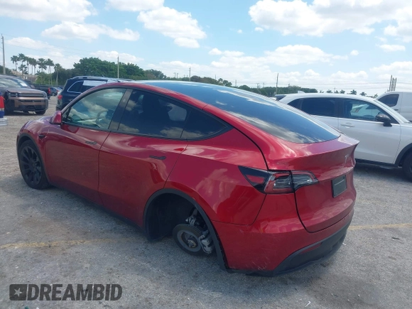 2024 Tesla Model Y с VIN 7SAYGDED7RF045410, выставлен на аукционе IAAI как лот 42000700 с пробегом 13 021 миль миль и . История ставок и продаж доступна на DreamBid. Изображение 3.