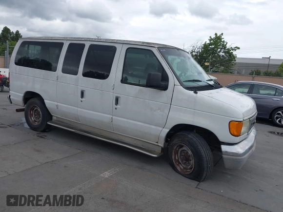 2006 Ford Econoline Passenger XL with VIN 1FBNE31L56HA25492, listed as a IAAI auction lot 42059914 with 151,804 mi miles. Bid and sale history available at carsss.com. Image 1.